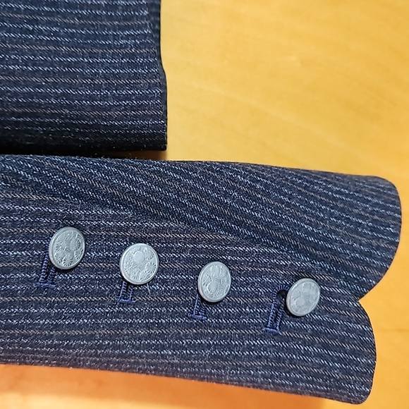 Larry Levine Suit Jacket Pin Stripe Beautiful Button Details Size 10 - Picture 4 of 8